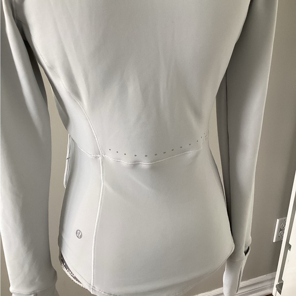 Lululemon Cold Weather Running Half Zip Women's Dove Grey High-Neck Top. - Picture 10 of 12